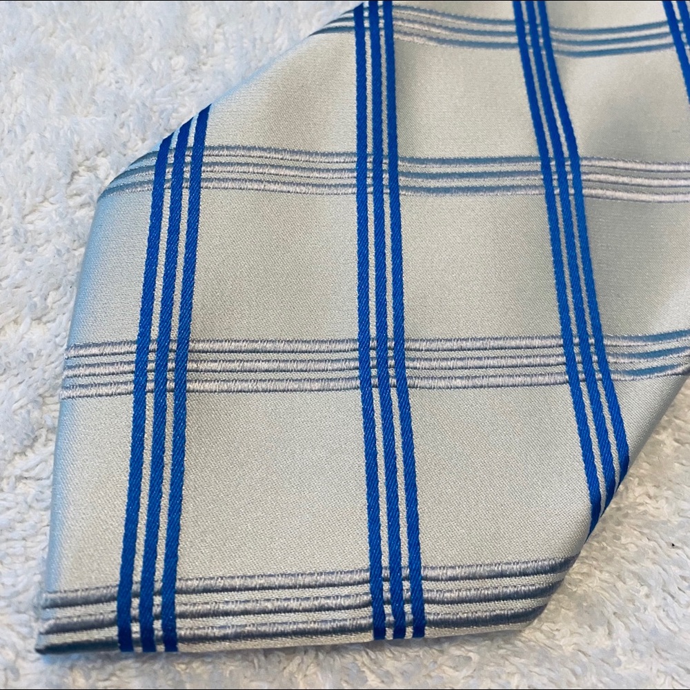 Brand New Super Stylish Tie By BUGATTI